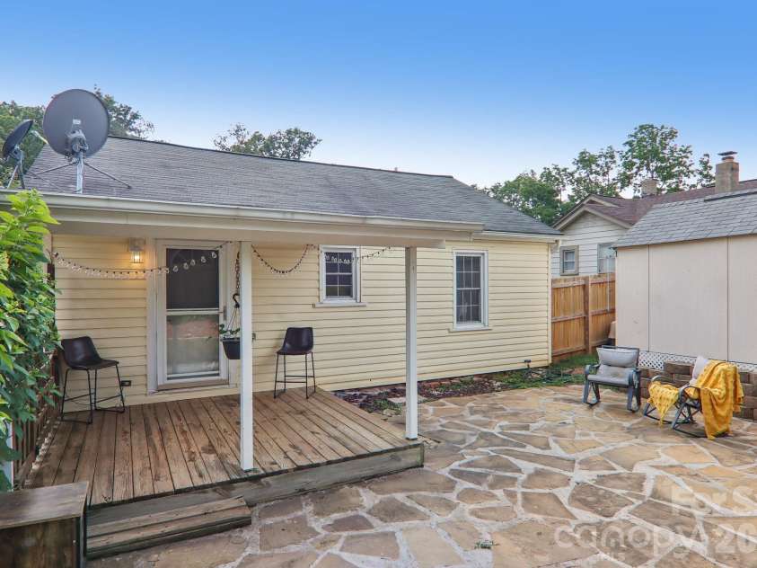 120 Caring Place Loop, Clyde, NC 28721.  MLS# CAR4398662, YatesRealty ID 39133. 