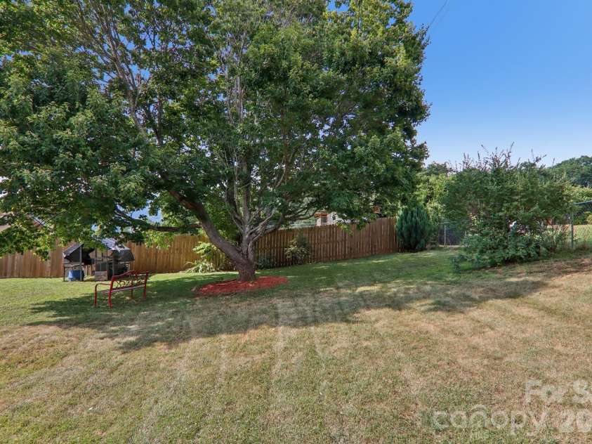 120 Caring Place Loop, Clyde, NC 28721.  MLS# CAR4398662, YatesRealty ID 39133. 