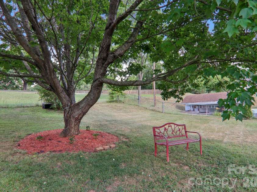 120 Caring Place Loop, Clyde, NC 28721.  MLS# CAR4398662, YatesRealty ID 39133. 