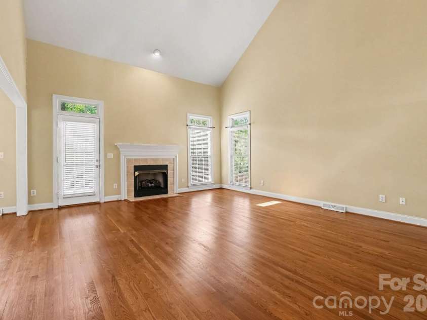 4003 Country Oaks Drive, Waxhaw, NC 28173.  MLS# CAR4406333, YatesRealty ID 39134. 