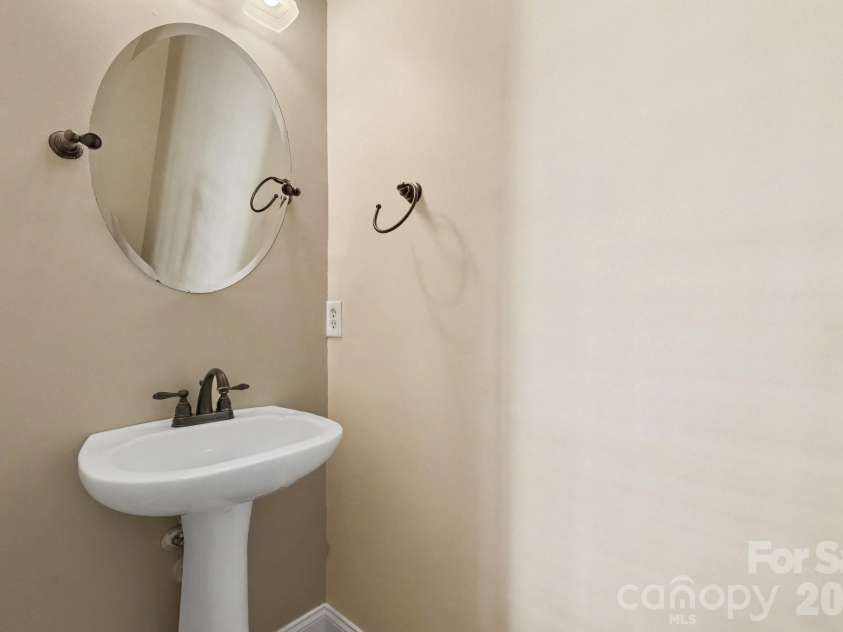 4003 Country Oaks Drive, Waxhaw, NC 28173.  MLS# CAR4406333, YatesRealty ID 39134. 