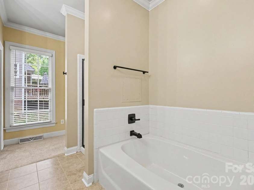 4003 Country Oaks Drive, Waxhaw, NC 28173.  MLS# CAR4406333, YatesRealty ID 39134. 