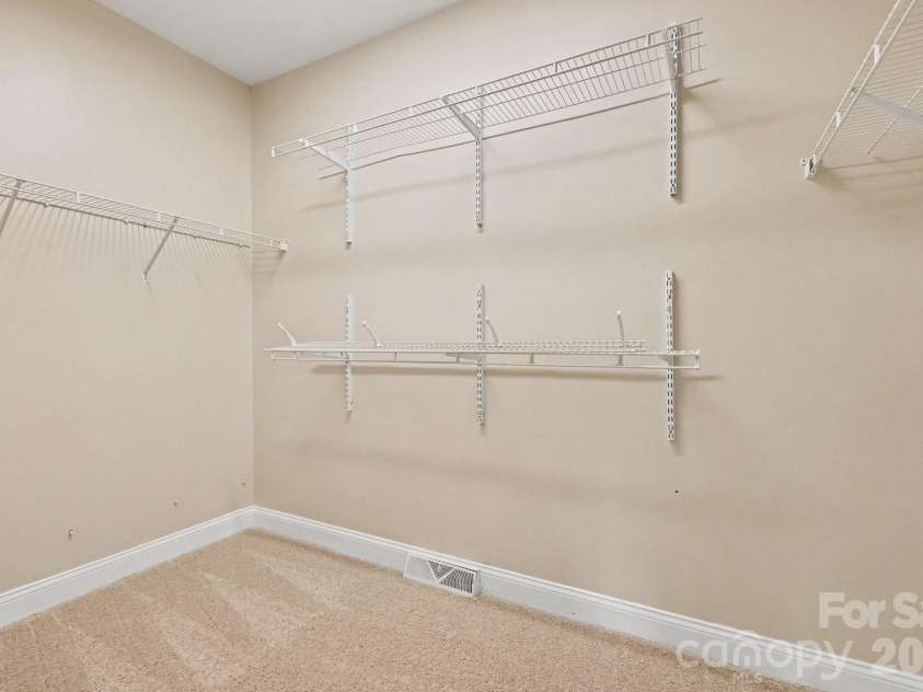 4003 Country Oaks Drive, Waxhaw, NC 28173.  MLS# CAR4406333, YatesRealty ID 39134. 