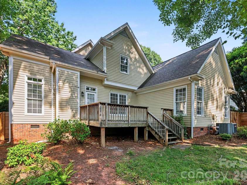 4003 Country Oaks Drive, Waxhaw, NC 28173.  MLS# CAR4406333, YatesRealty ID 39134. 