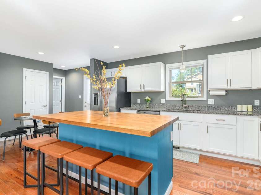 5 Declan Drive, Weaverville, NC 28787.  MLS# CAR4367979, YatesRealty ID 39137. 