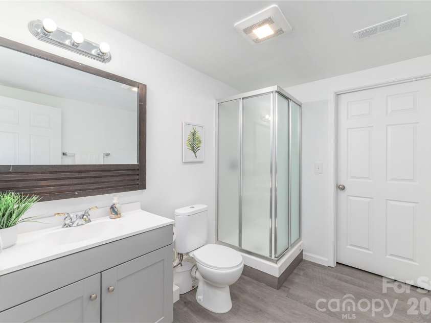 5 Declan Drive, Weaverville, NC 28787.  MLS# CAR4367979, YatesRealty ID 39137. Lower level Full Bathroom with Closet