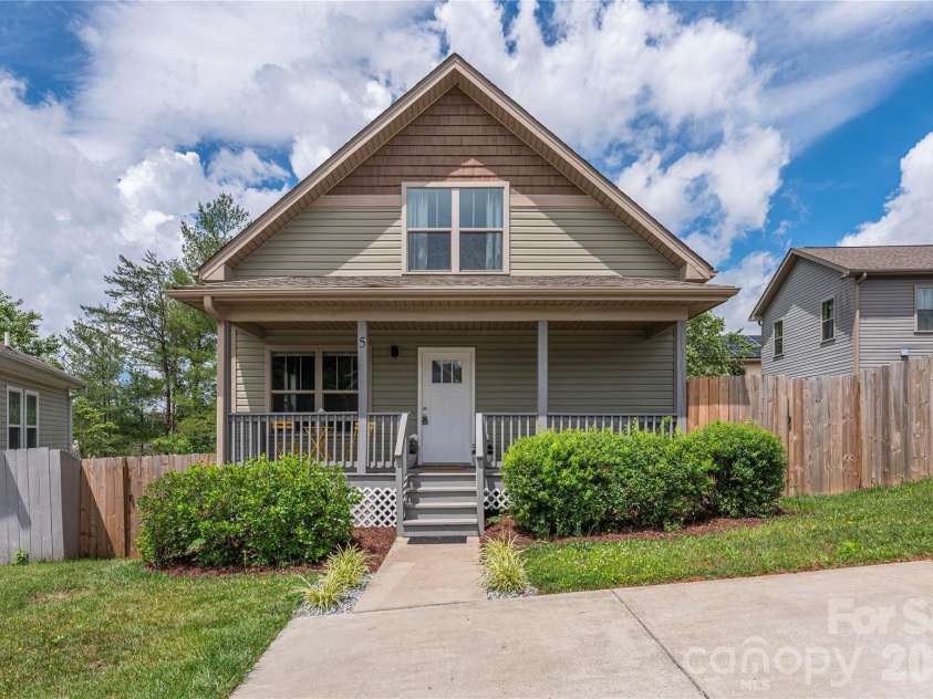 5 Declan Drive, Weaverville, NC 28787.  MLS# CAR4367979, YatesRealty ID 39137. Mostly level parking spots