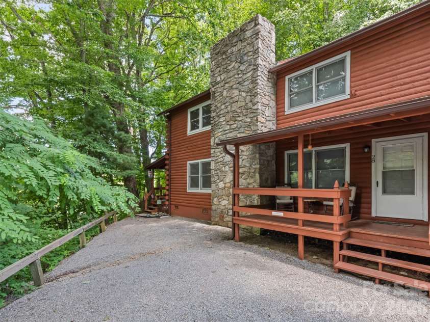 30 Katydid Lane, Maggie Valley, NC 28751.  MLS# CAR4405345, YatesRealty ID 39138. 