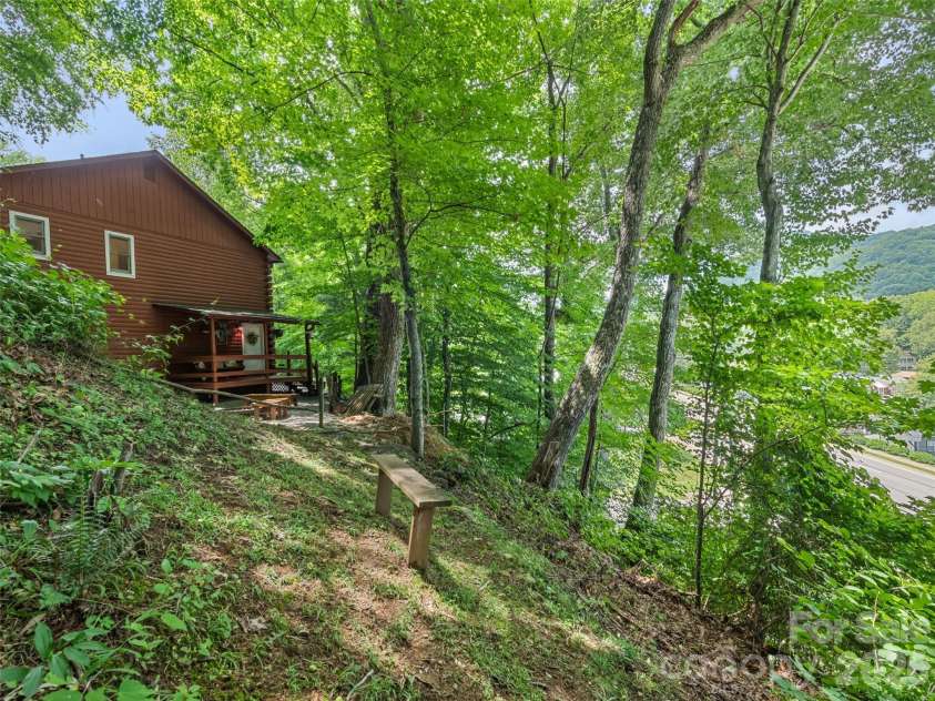 30 Katydid Lane, Maggie Valley, NC 28751.  MLS# CAR4405345, YatesRealty ID 39138. 
