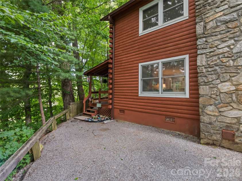 30 Katydid Lane, Maggie Valley, NC 28751.  MLS# CAR4405345, YatesRealty ID 39138. 