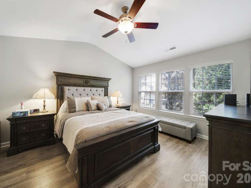 11719 Woodmere Trace Drive, Charlotte, NC 28277.  MLS# CAR4438238, YatesRealty ID 39139. Primary Bedroom