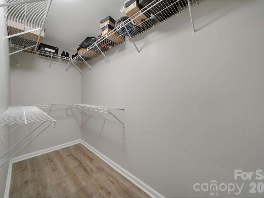 11719 Woodmere Trace Drive, Charlotte, NC 28277.  MLS# CAR4438238, YatesRealty ID 39139. Primary Walk In Closet