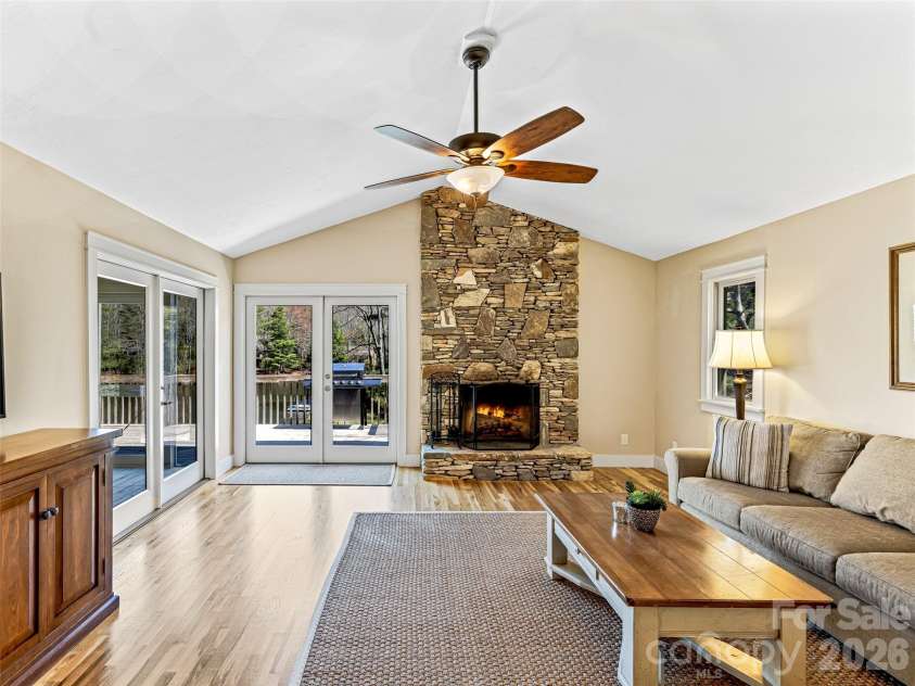 46 Kassahola Drive, Brevard, NC 28712.  MLS# CAR4350504, YatesRealty ID 3914. 