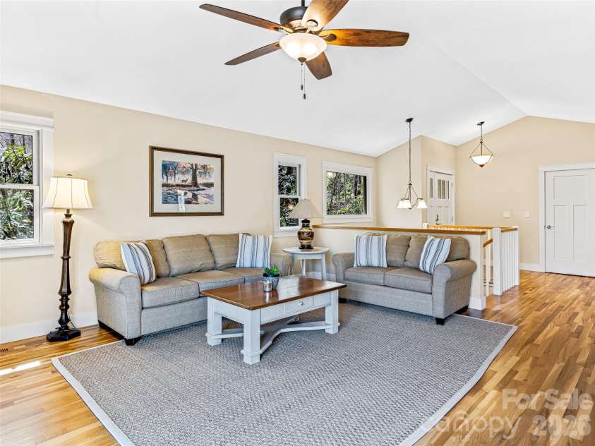 46 Kassahola Drive, Brevard, NC 28712.  MLS# CAR4350504, YatesRealty ID 3914. 