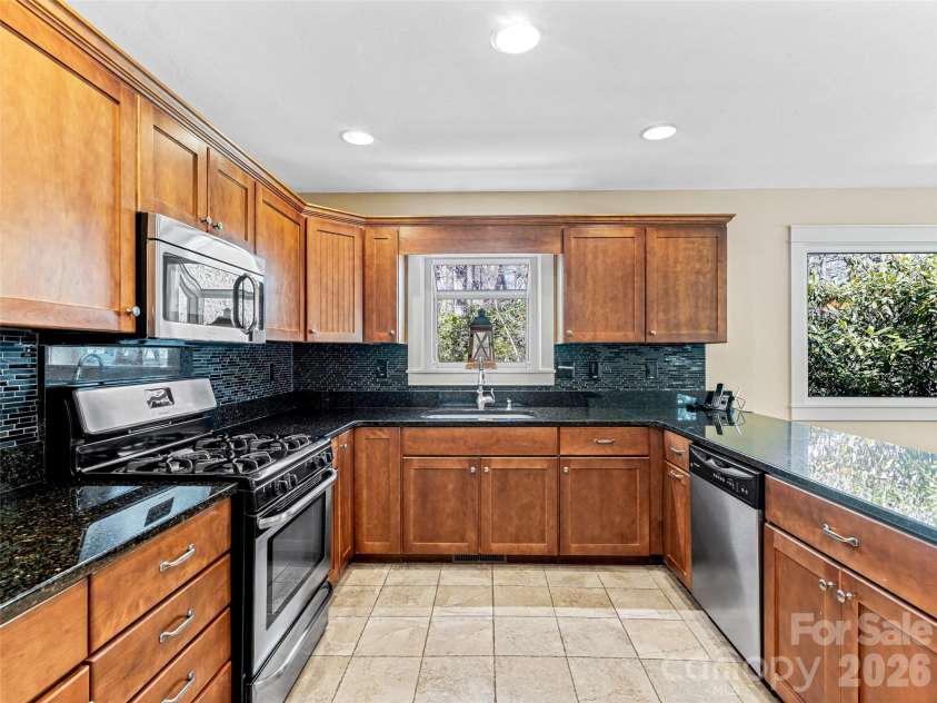 46 Kassahola Drive, Brevard, NC 28712.  MLS# CAR4350504, YatesRealty ID 3914. 