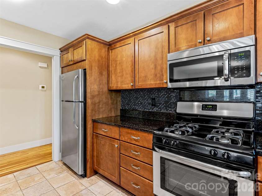 46 Kassahola Drive, Brevard, NC 28712.  MLS# CAR4350504, YatesRealty ID 3914. 