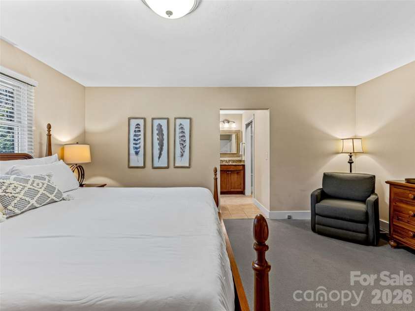 46 Kassahola Drive, Brevard, NC 28712.  MLS# CAR4350504, YatesRealty ID 3914. 