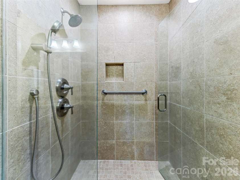 46 Kassahola Drive, Brevard, NC 28712.  MLS# CAR4350504, YatesRealty ID 3914. 
