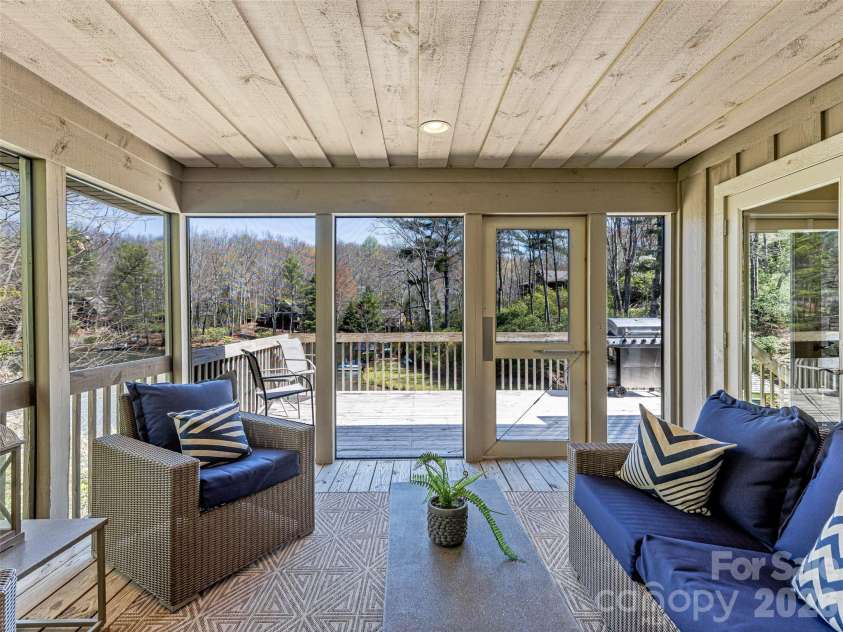 46 Kassahola Drive, Brevard, NC 28712.  MLS# CAR4350504, YatesRealty ID 3914. 