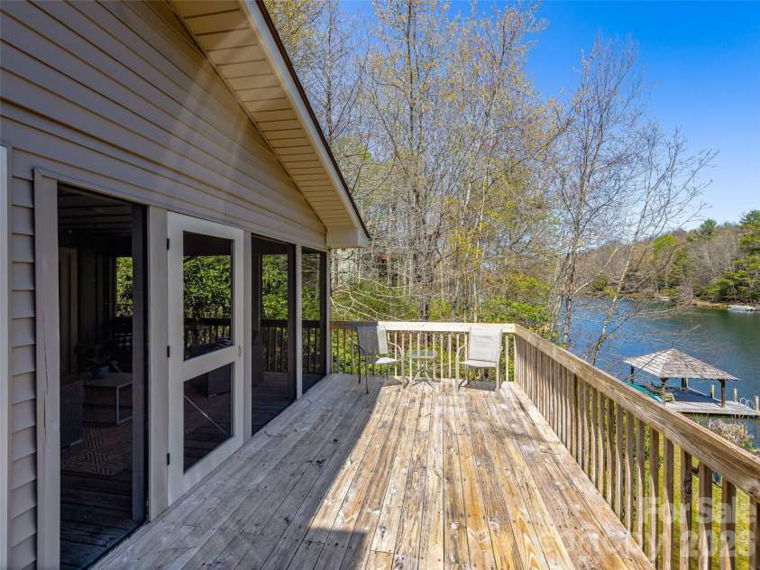 46 Kassahola Drive, Brevard, NC 28712.  MLS# CAR4350504, YatesRealty ID 3914. 