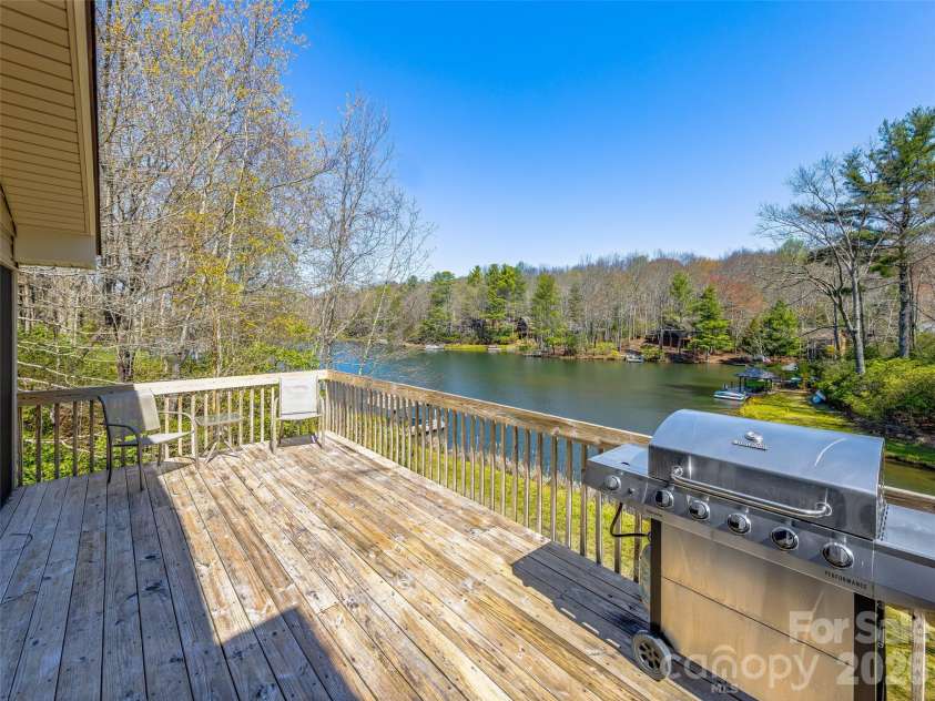 46 Kassahola Drive, Brevard, NC 28712.  MLS# CAR4350504, YatesRealty ID 3914. 