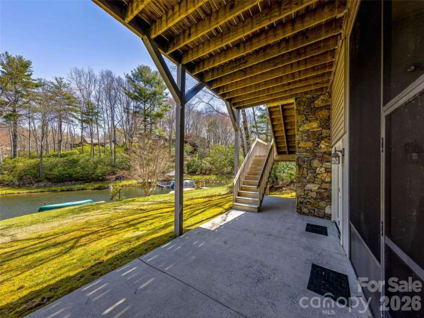 46 Kassahola Drive, Brevard, NC 28712.  MLS# CAR4350504, YatesRealty ID 3914. 