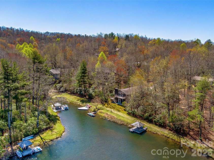 46 Kassahola Drive, Brevard, NC 28712.  MLS# CAR4350504, YatesRealty ID 3914. 