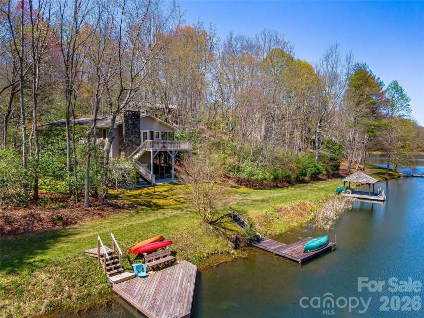 46 Kassahola Drive, Brevard, NC 28712.  MLS# CAR4350504, YatesRealty ID 3914. 