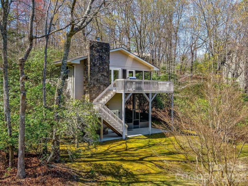 46 Kassahola Drive, Brevard, NC 28712.  MLS# CAR4350504, YatesRealty ID 3914. 
