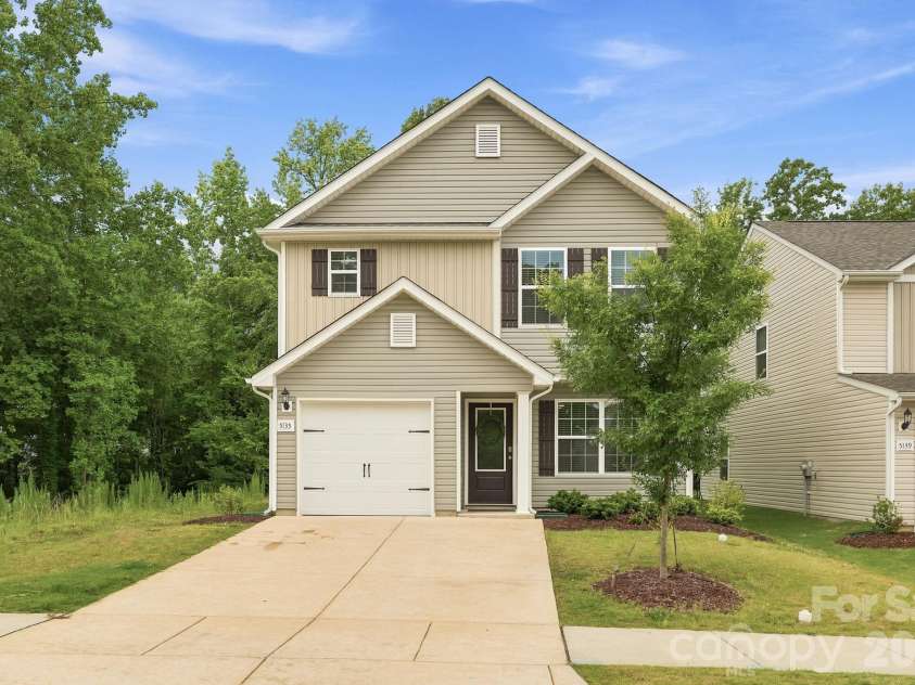 5135 Wolfridge Avenue, Charlotte, NC 28214.  MLS# CAR4402948, YatesRealty ID 39140. 