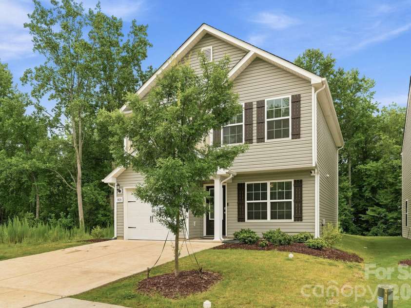 5135 Wolfridge Avenue, Charlotte, NC 28214.  MLS# CAR4402948, YatesRealty ID 39140. 