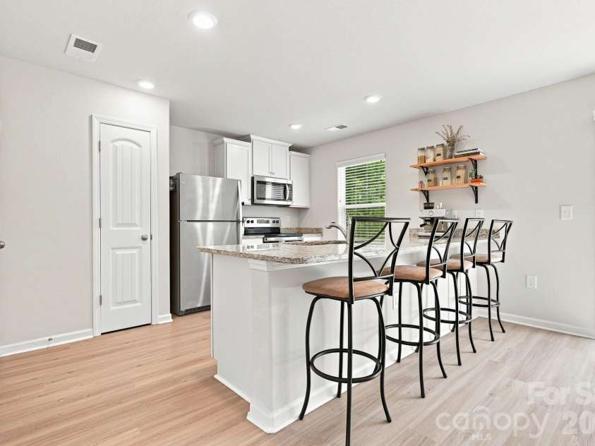 5135 Wolfridge Avenue, Charlotte, NC 28214.  MLS# CAR4402948, YatesRealty ID 39140. 