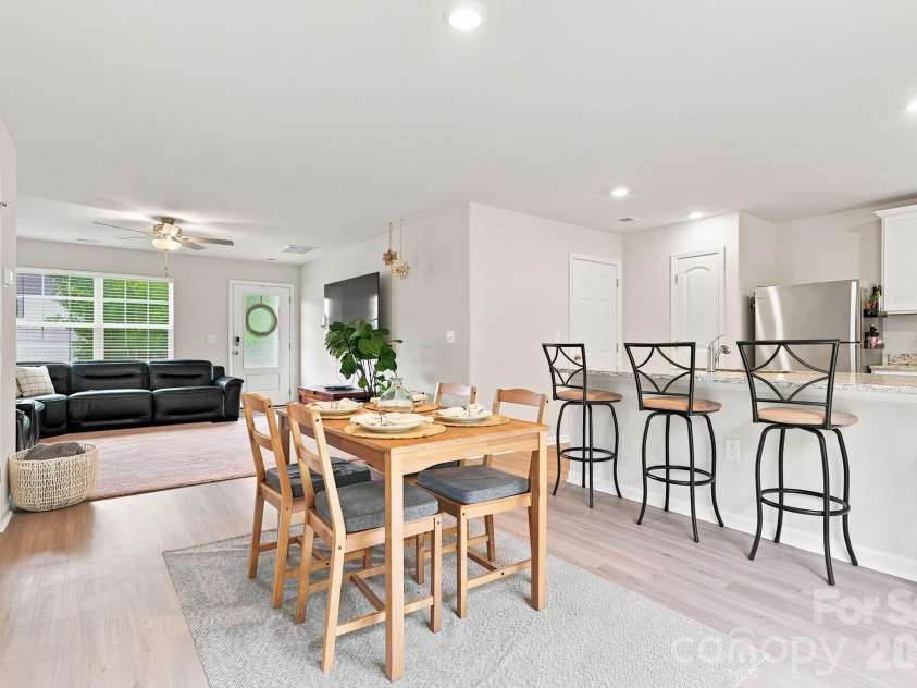 5135 Wolfridge Avenue, Charlotte, NC 28214.  MLS# CAR4402948, YatesRealty ID 39140. 