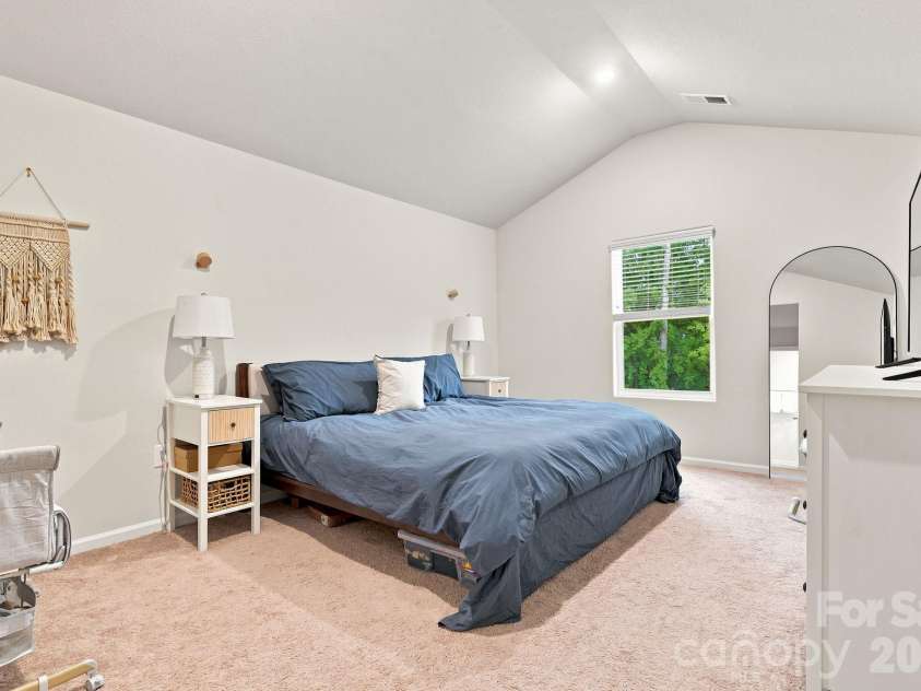 5135 Wolfridge Avenue, Charlotte, NC 28214.  MLS# CAR4402948, YatesRealty ID 39140. 
