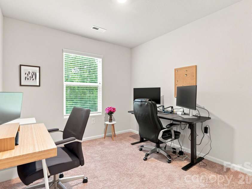 5135 Wolfridge Avenue, Charlotte, NC 28214.  MLS# CAR4402948, YatesRealty ID 39140. 