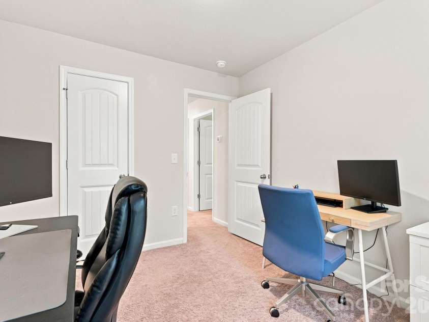 5135 Wolfridge Avenue, Charlotte, NC 28214.  MLS# CAR4402948, YatesRealty ID 39140. 