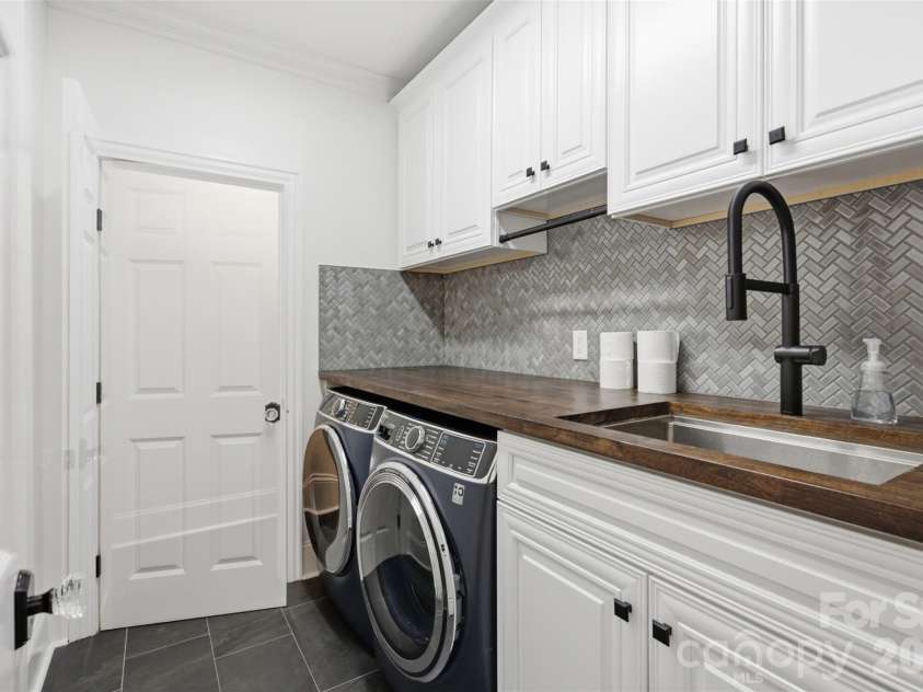 14407 Brick Church Court, Charlotte, NC 28277.  MLS# CAR4404784, YatesRealty ID 39141. 