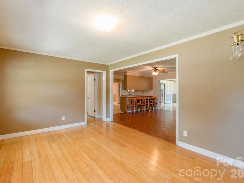 505 Pam Drive, Gastonia, NC 28056.  MLS# CAR4297330, YatesRealty ID 39142. 