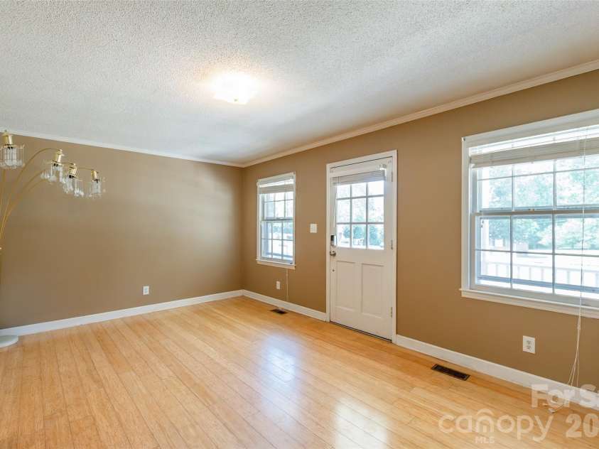 505 Pam Drive, Gastonia, NC 28056.  MLS# CAR4297330, YatesRealty ID 39142. 
