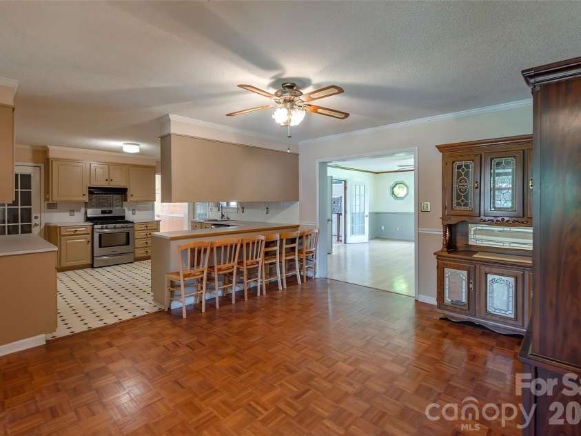 505 Pam Drive, Gastonia, NC 28056.  MLS# CAR4297330, YatesRealty ID 39142. 