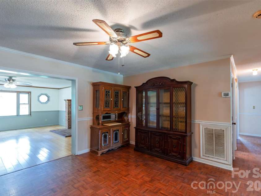 505 Pam Drive, Gastonia, NC 28056.  MLS# CAR4297330, YatesRealty ID 39142. 