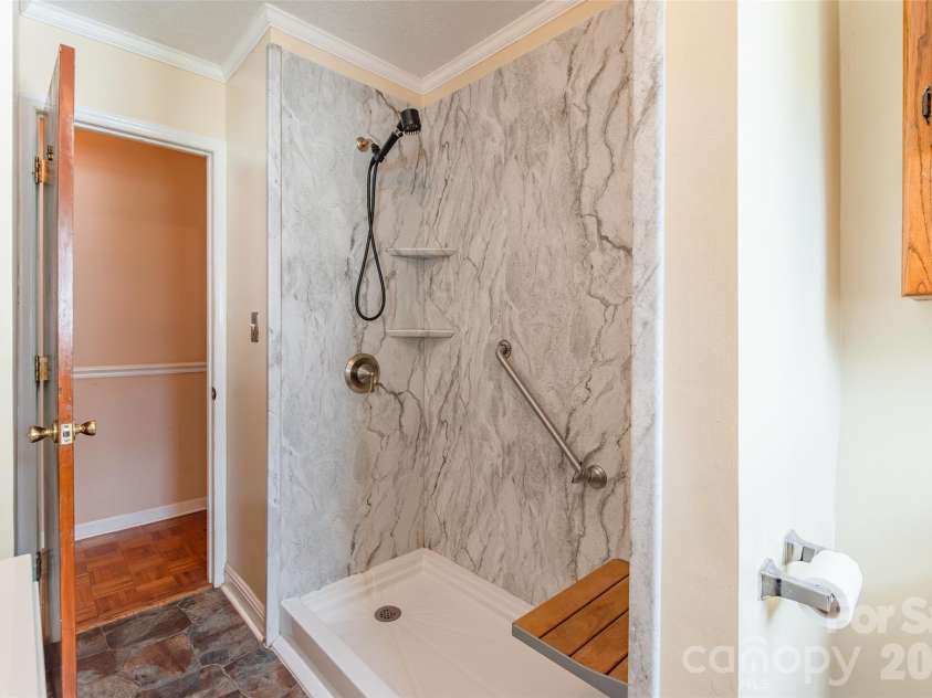 505 Pam Drive, Gastonia, NC 28056.  MLS# CAR4297330, YatesRealty ID 39142. 