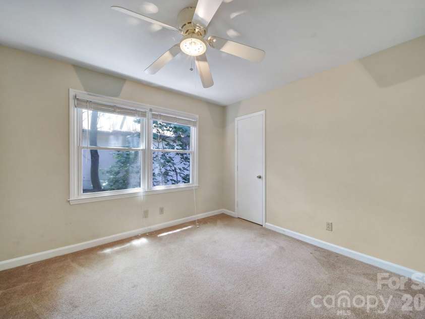 704 Isle Of Pines Road, Mooresville, NC 28117.  MLS# CAR4398359, YatesRealty ID 39144. 
