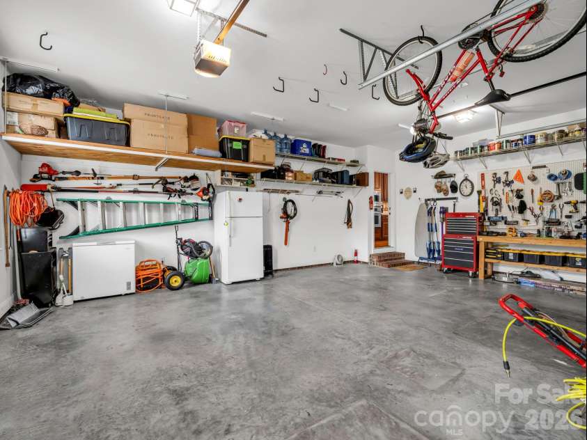 722 Cedar Hill Drive, Shelby, NC 28152.  MLS# CAR4401506, YatesRealty ID 39145. 
