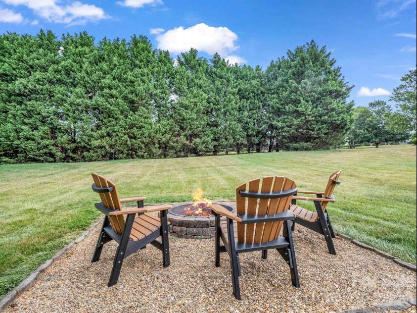 722 Cedar Hill Drive, Shelby, NC 28152.  MLS# CAR4401506, YatesRealty ID 39145. 