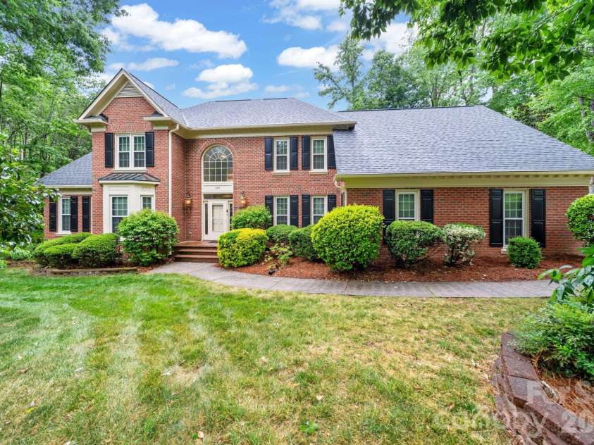 5215 Silchester Lane, Charlotte, NC 28215.  MLS# CAR4361255, YatesRealty ID 39146. 
