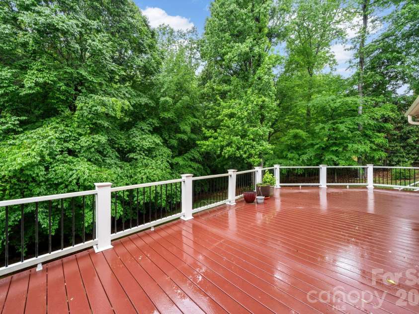 5215 Silchester Lane, Charlotte, NC 28215.  MLS# CAR4361255, YatesRealty ID 39146. 