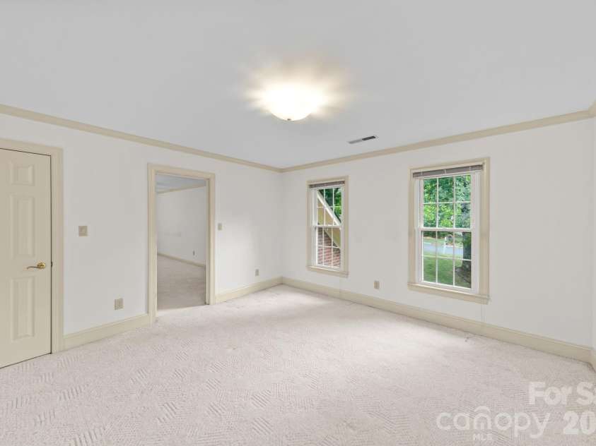 5215 Silchester Lane, Charlotte, NC 28215.  MLS# CAR4361255, YatesRealty ID 39146. 