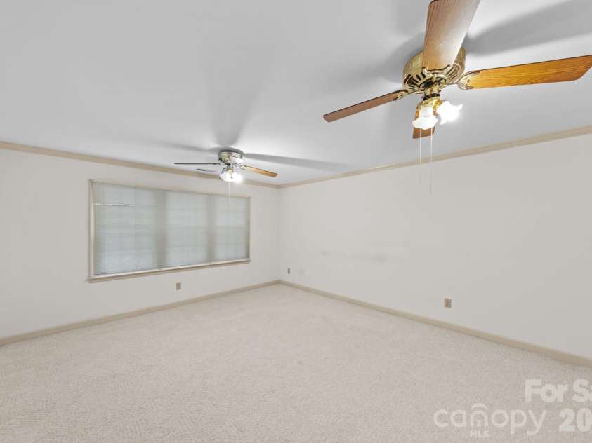 5215 Silchester Lane, Charlotte, NC 28215.  MLS# CAR4361255, YatesRealty ID 39146. 