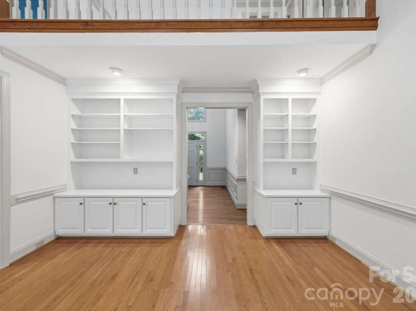 5215 Silchester Lane, Charlotte, NC 28215.  MLS# CAR4361255, YatesRealty ID 39146. 